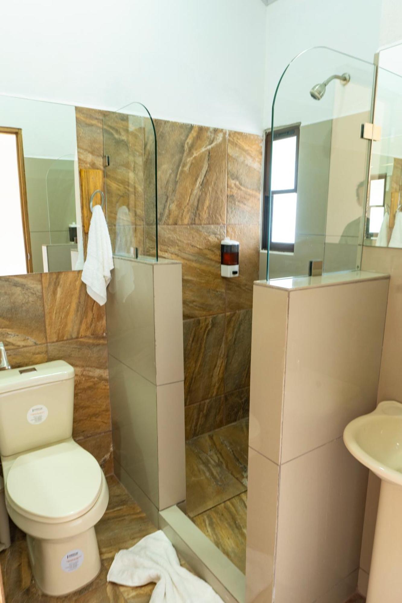 Hotel Pura Natura Riverside טורטוגוארו מראה חיצוני תמונה