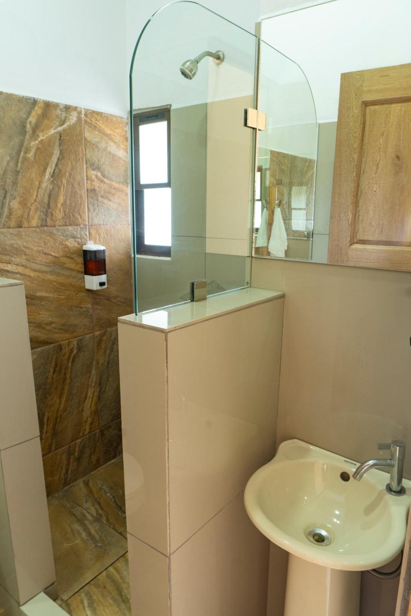 Hotel Pura Natura Riverside טורטוגוארו מראה חיצוני תמונה